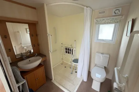 Shower room with shower enclosure, washbasin and toilet in the Pemberton Sovereign