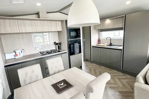 Coastfields 2023 Victory Lakewood Lodge modern kitchen and dining area