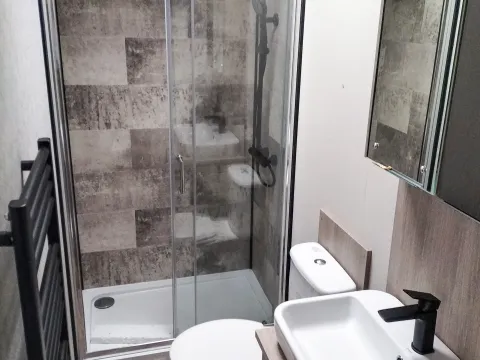 Luxury en-suite shower room in the 2023 Victory Lakewood Lodge