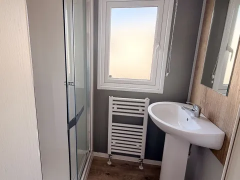 Family bathroom in the 2026 Willerby Ellerton Extra holiday home