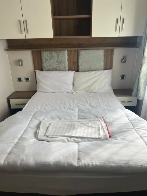 Coastfields-Bronze-Main bedroom_Bronze 8 Caravan (LP19667)