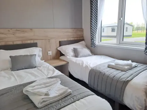 Coastfields-Mapleton Lodge- twin bedroom 4_Lodge 6 NHT (LP22775)