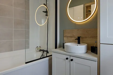 Willerby Dorchester luxury holiday home bathroom with luxury features