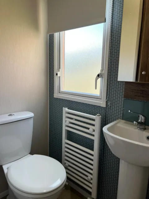 Gold 8 Caravan (LP19686)_Gold 8 Caravan (LP19686)_Gold 8 Caravan Bathroom WC_Grange Leisure Park_0_Merryfield & Sandfield_9