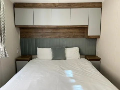 Gold 8 Caravan (LP19686)_Gold 8 Caravan (LP19686)_Gold 8 Caravan Main Bedroom_Grange Leisure Park_6_Merryfield & Sandfield