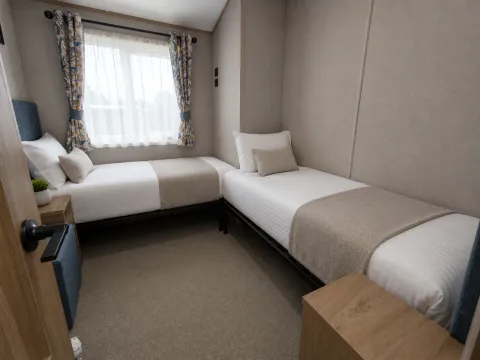 Grange Leisure Park Platinum Lake Lodge Sleeps 8 With Hot Tub