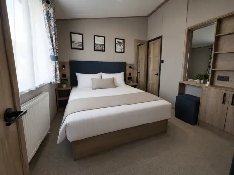 Grange Leisure Park Platinum Lake Lodge Sleeps 8 With Hot Tub