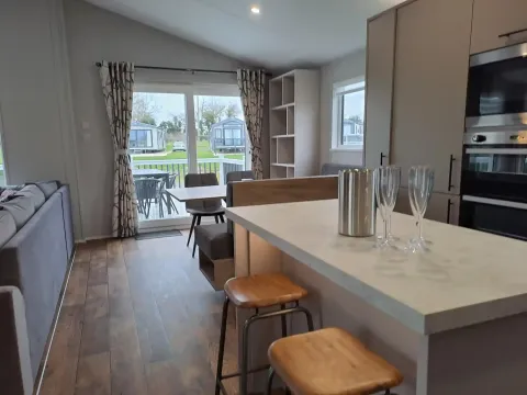 helsey farm platinum lodge