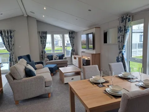 helsey farm platinum lodge