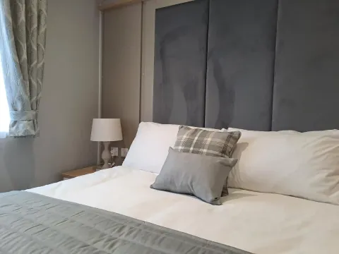 helsey farm platinum lodge