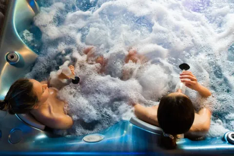 Hot-tub-lodges