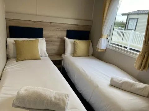Platinum Caravan 06 PF (LP23770)_Skegness Fields Platinum Caravan 6 Twin Bedroom_Skegness Fields