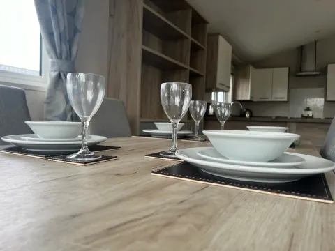 Platinum Lodge 6 Berth HT PF (LP23261)_Skegness Fields Platinum Caravan 6 Dining Area_Skegness Fields