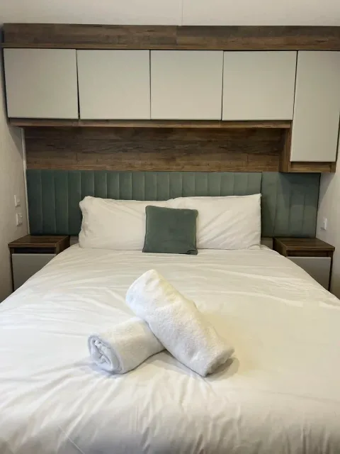 Platinum Lodge 6 Berth HT PF (LP23261)_Skegness Fields Platinum Caravan 6 Main Bedroom_Skegness Fields