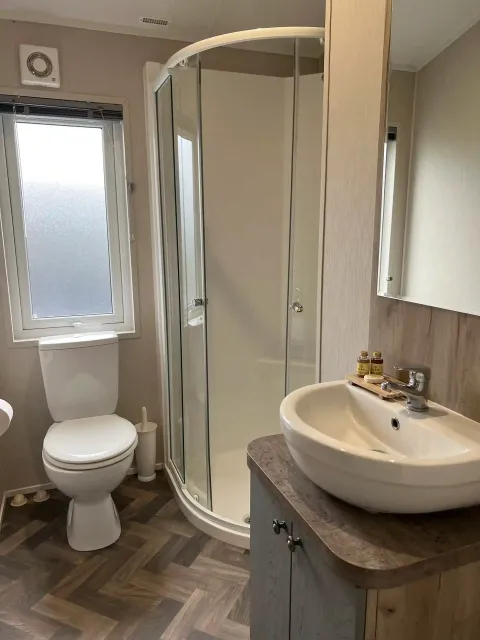 Platinum Lodge 6 Berth HT PF (LP23261)_Skegness Fields Platinum Caravan 6 Shower_Skegness Fields