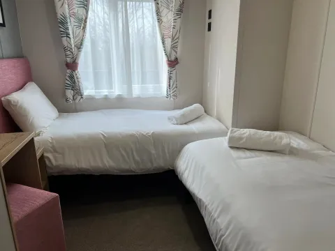 Platinum Lodge 8 Berth HT (LP23344)_Skegness Fields Platinum Lodge 8 Twin Bedroom_Skegness Fields