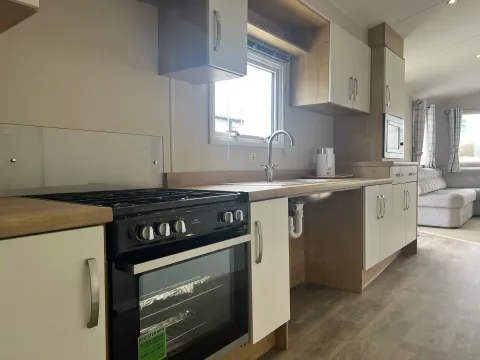 S2HS Gold 6 Caravan WCF PF (LP23418)_Kitchen 1_Skegness Fields