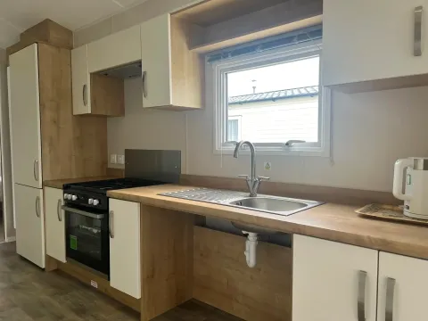S2HS Gold 6 Caravan WCF PF (LP23418)_Kitchen 2_Skegness Fields