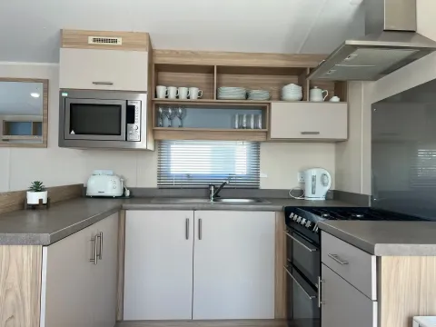 Silver 8 Caravan (LP19683)_Merryfield Sandfield Silver Kitchen_Merryfield & Sandfield