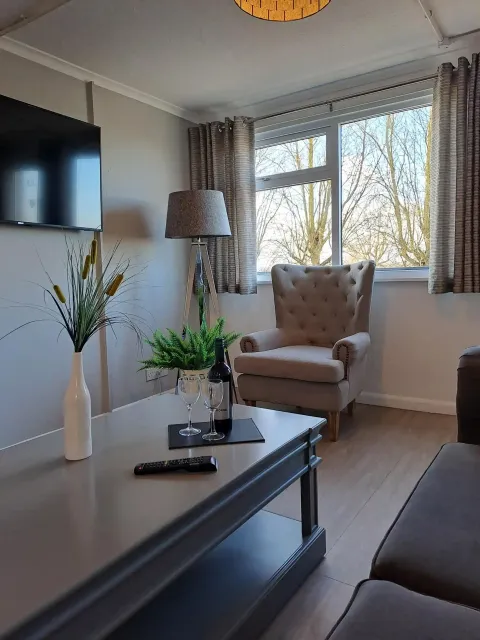 elmhirst apartment