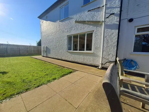 grange woodpecker cottage