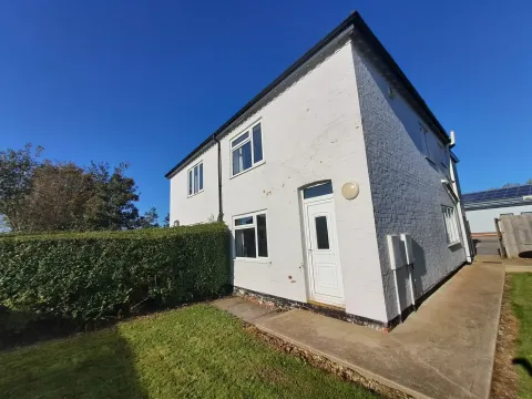 grange woodpecker cottage