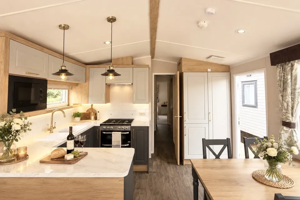 2026 Swift Bordeaux Coastfields Fitted Kitchen (U2778)