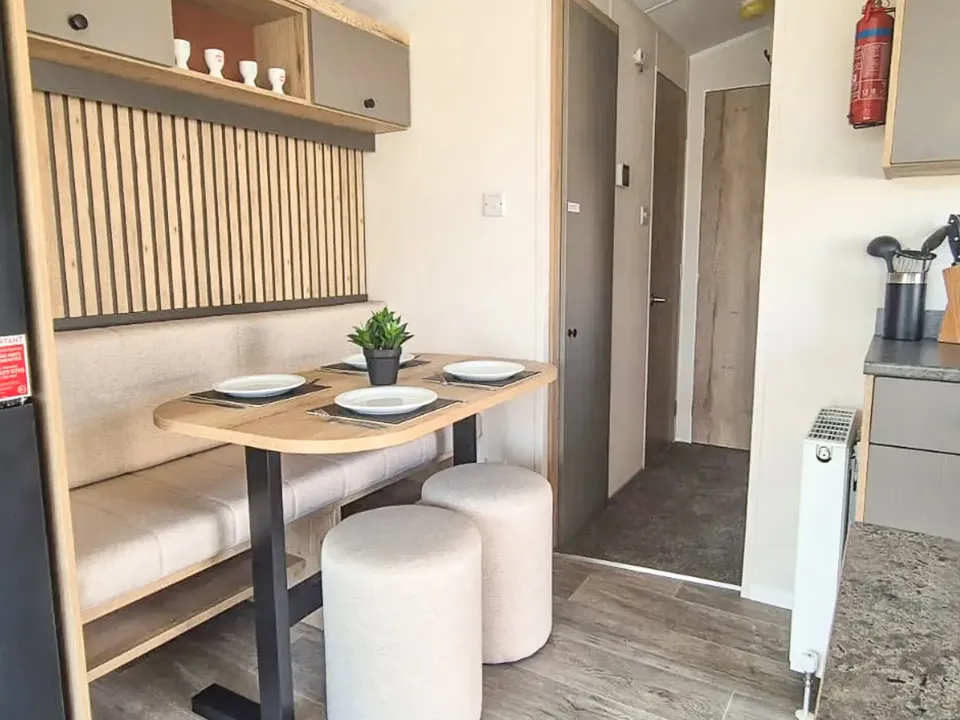 2025 Willerby Rio dining area