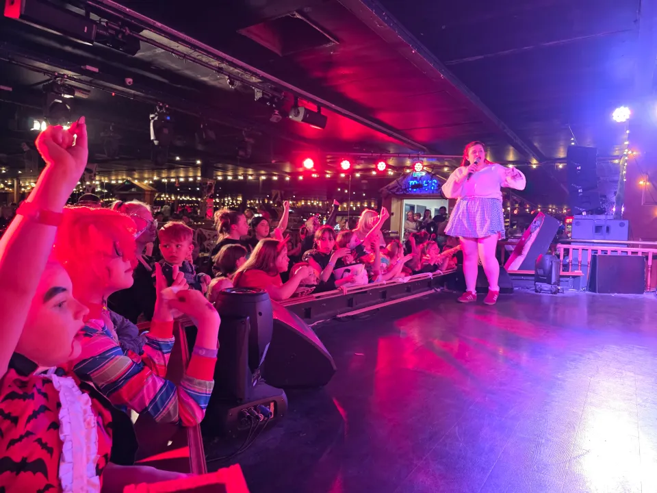 Entertainment stage show