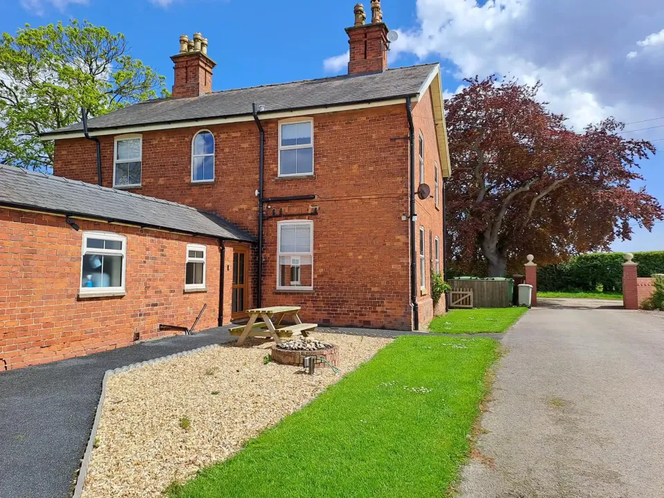 helsey farm house