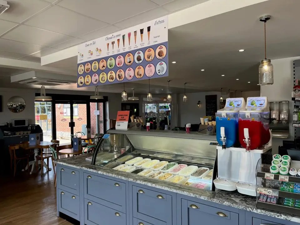 KITCHEN CAFE ICE CREAM BAR
