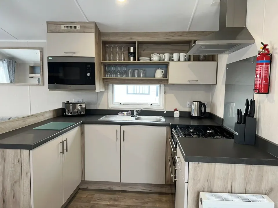 Platinum Caravan 06 PF (LP23770)_Skegness Fields Platinum Caravan 6 Kitchen_Skegness Fields