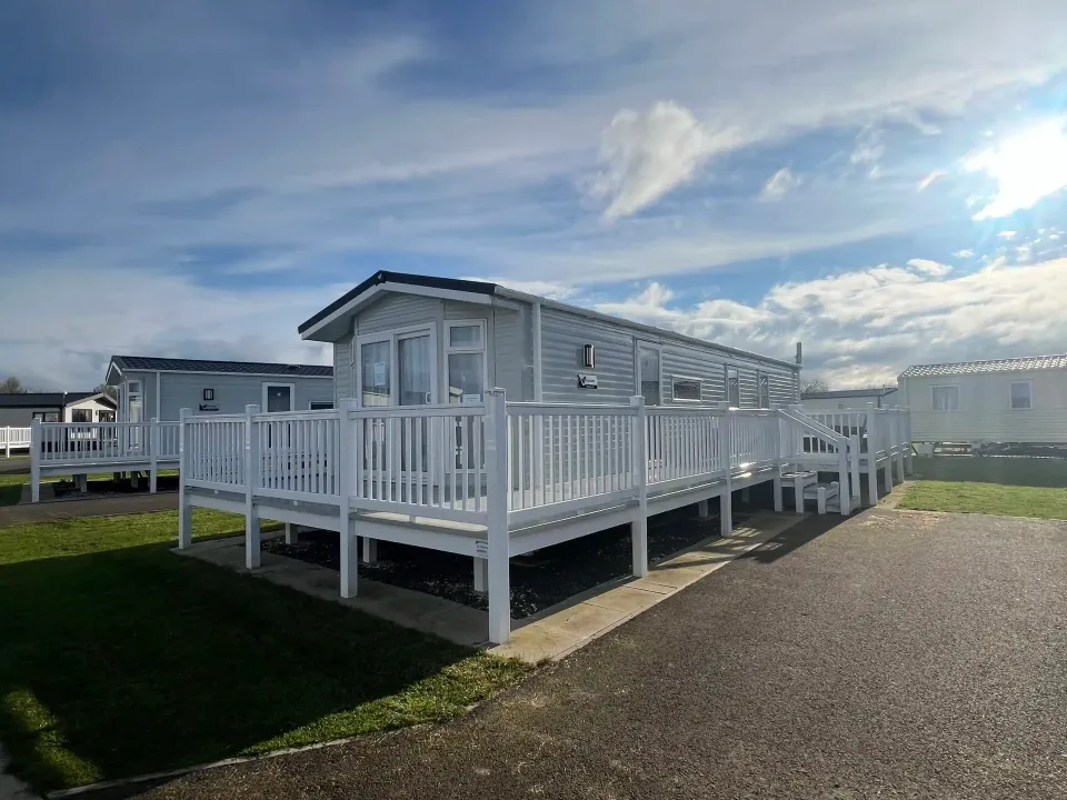 Platinum Caravan 6 PF (LP23263)_Skegness Fields Platinum Caravan 6 PF External_Skegness Fields