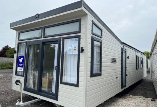 LOOK! WOW! Top of the range New Willerby Vogue Classique Lodge 3 Bedroom -RESIDENTIAL SPEC inc 2024 fees.