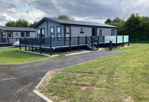 Willerby Mapleton Lodge 40’X20′ 2 Bedroom, hot tub, decking, Car charging, Resi spec. INC 2024 FEES